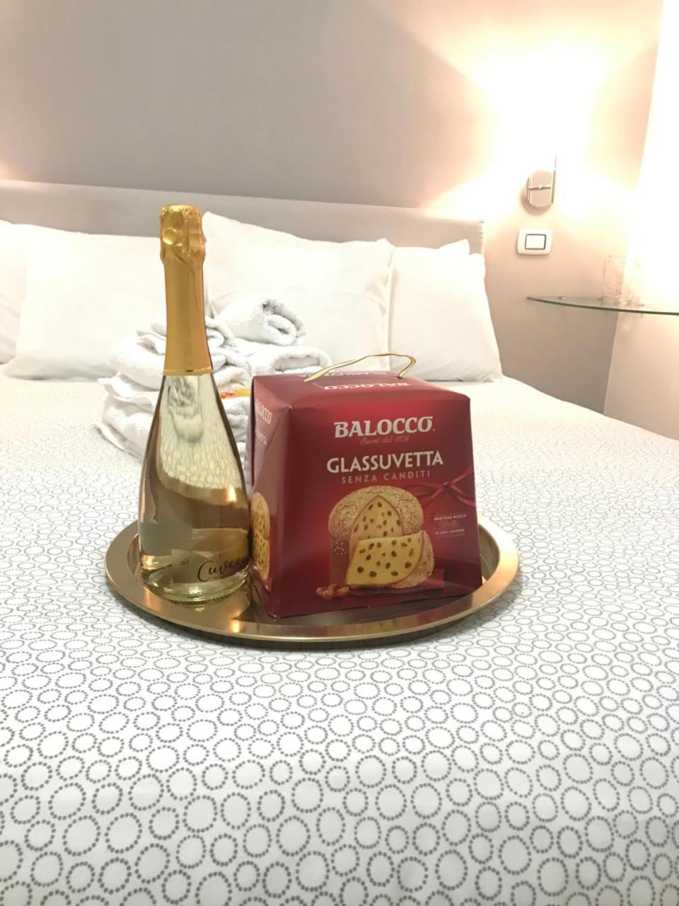 نابولي Terrazza Aragon Room And Spa المظهر الخارجي الصورة